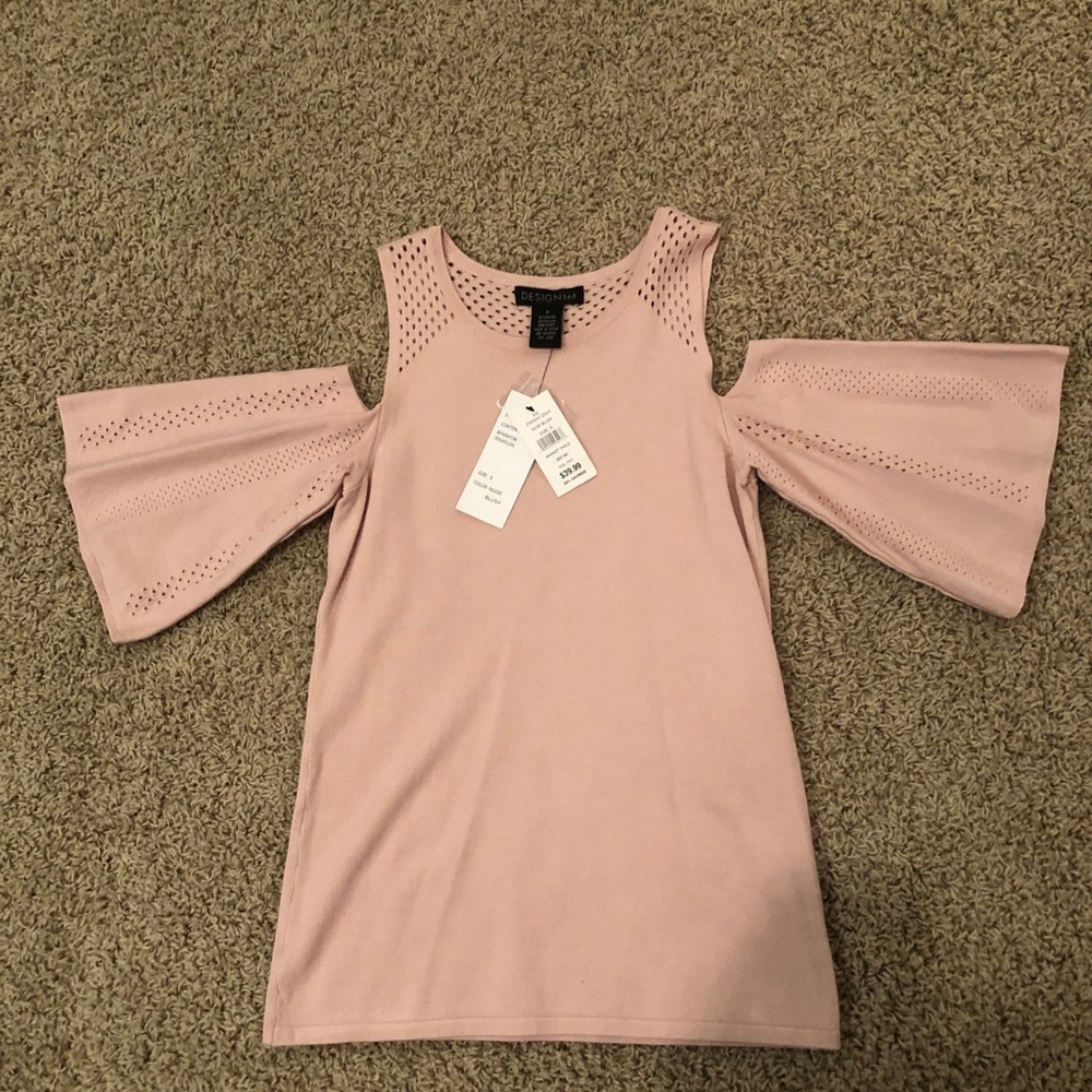 NWT DESIGN 365 Cold Shoulder Sweater
